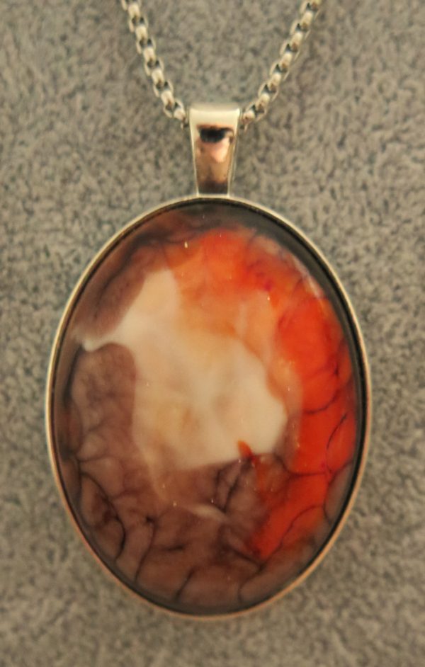 Halsketten Anhänger Epoxidharz 40x30 mm in den Farben Orange, Beige und Braun. (ohne Halsband)