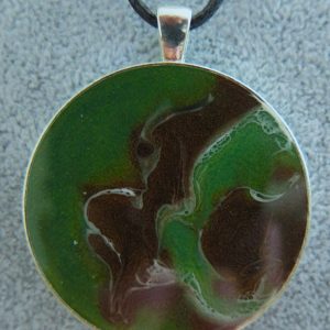 Hals Ketten Anhänger Epoxidharz D 43mm in den Farben Grün &Schwarz