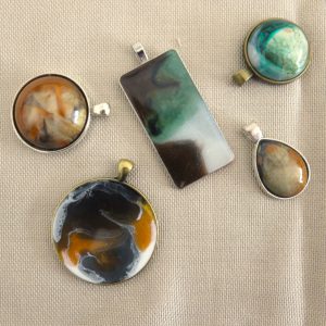 Halsketten Anhänger Set 5 Stück aus Epoxidharz wie abgebildet